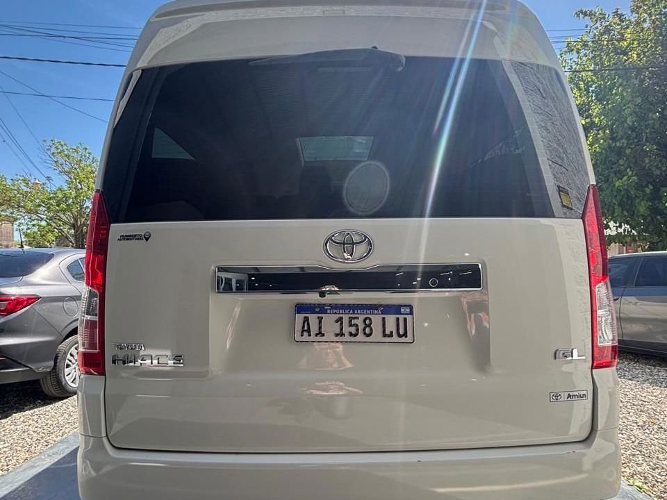 Toyota Hiace Conmuter 2.8 Minibus AT6 14AS