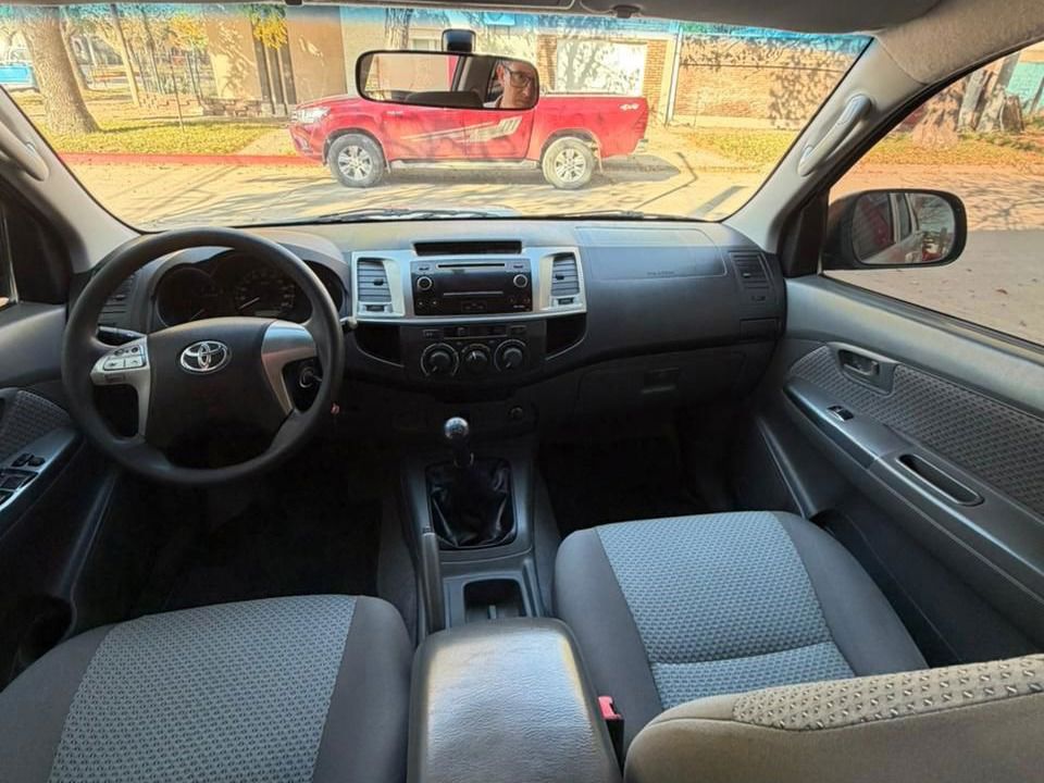 Toyota Hilux SR 3.0 4x2