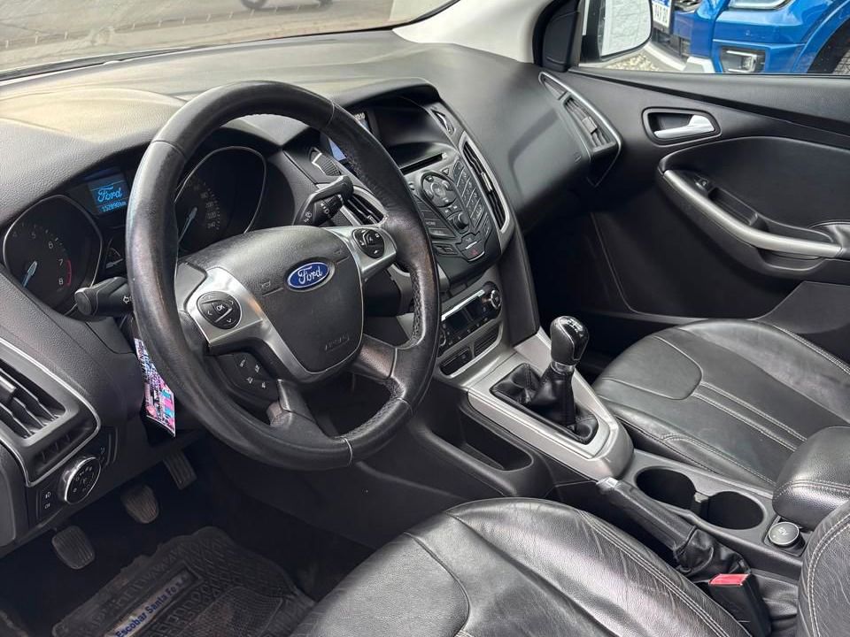 Ford Focus SE Plus 2.0L MT 4P