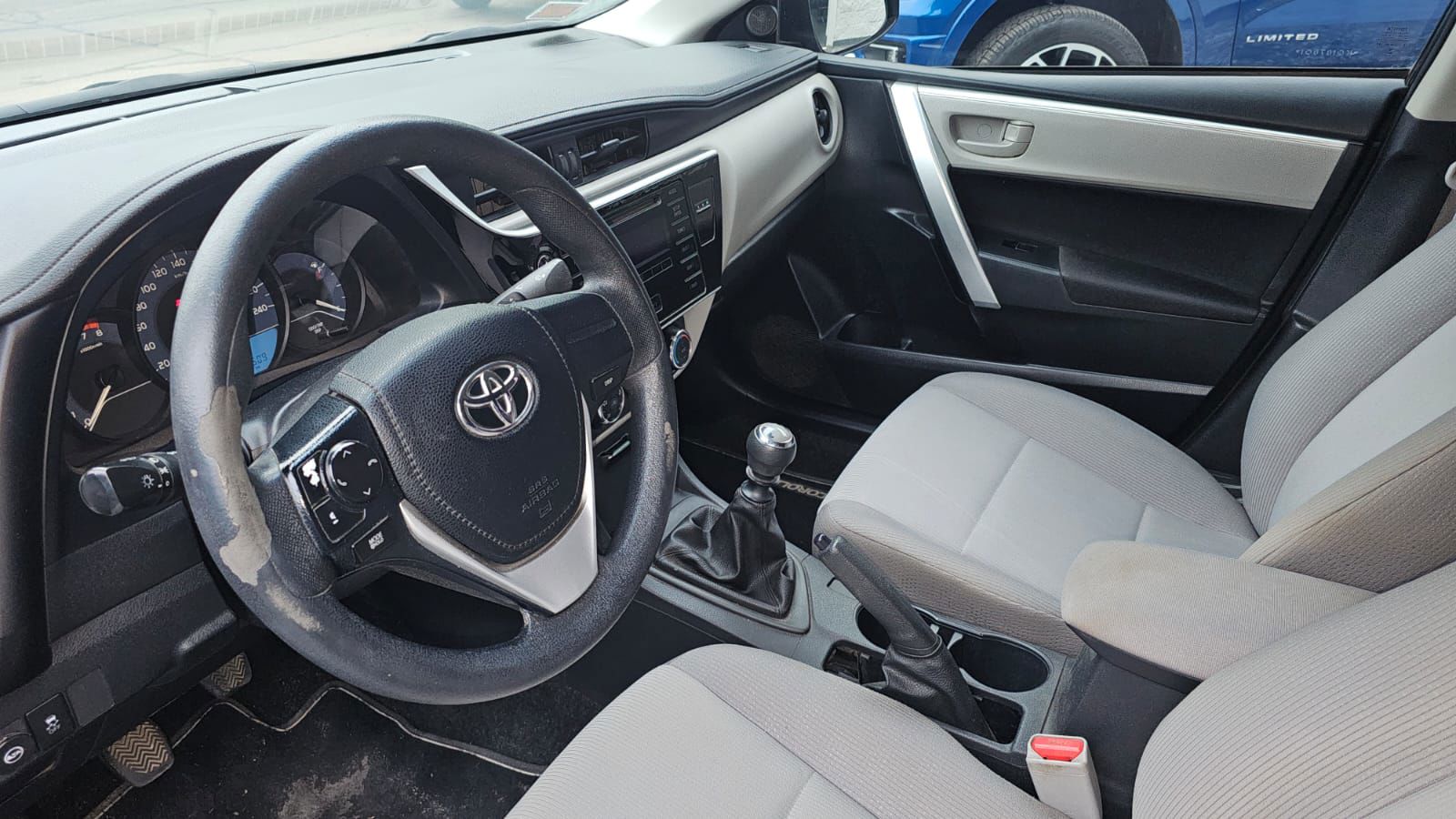 Toyota COROLLA XLI 1.8 6M/T con GNC