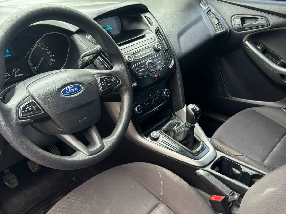 Ford Focus S 1.6 5p